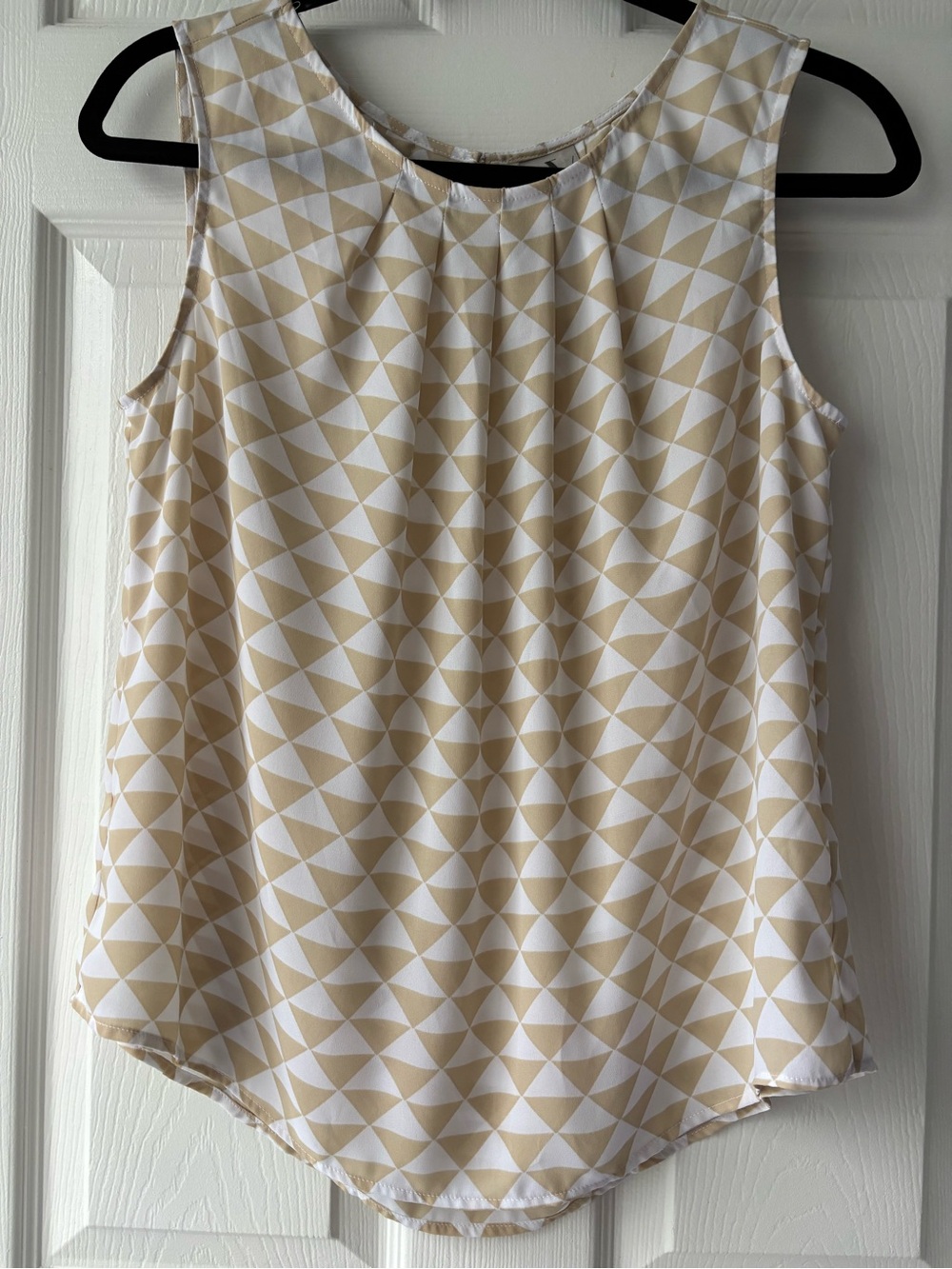 Worthington Women’s Size PL Beige and White Geometric Sleeveless Tank Top